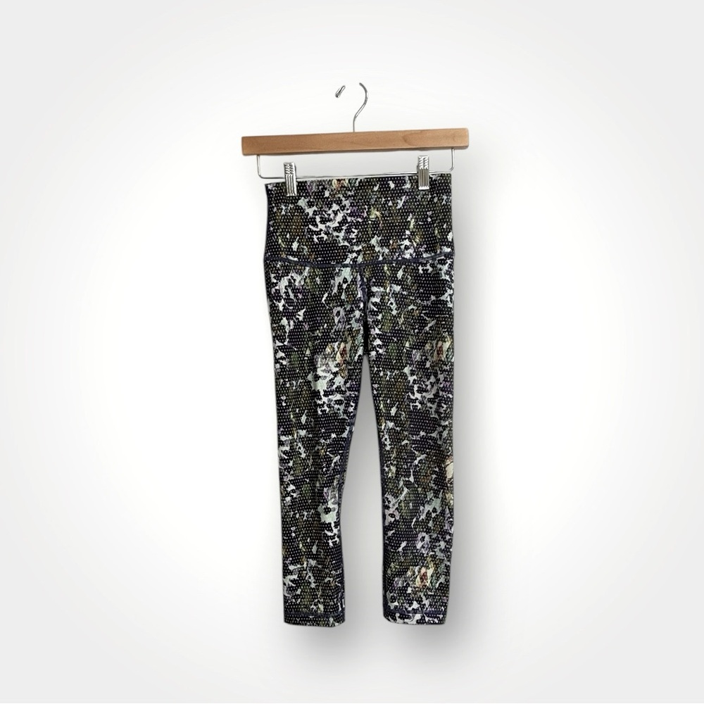 Women’s LULULEMON Multicolor Leggings! Size 4! - Picture 3 of 5